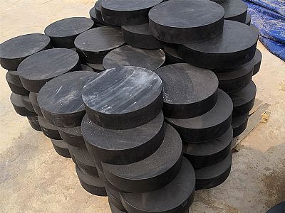伊犁板式橡胶支座由若干层橡胶片与薄钢板经加压硫化